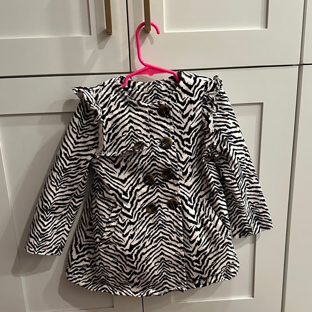 Zebra Print Button-Up Coat 7-8 Years (128cm) made in Spain